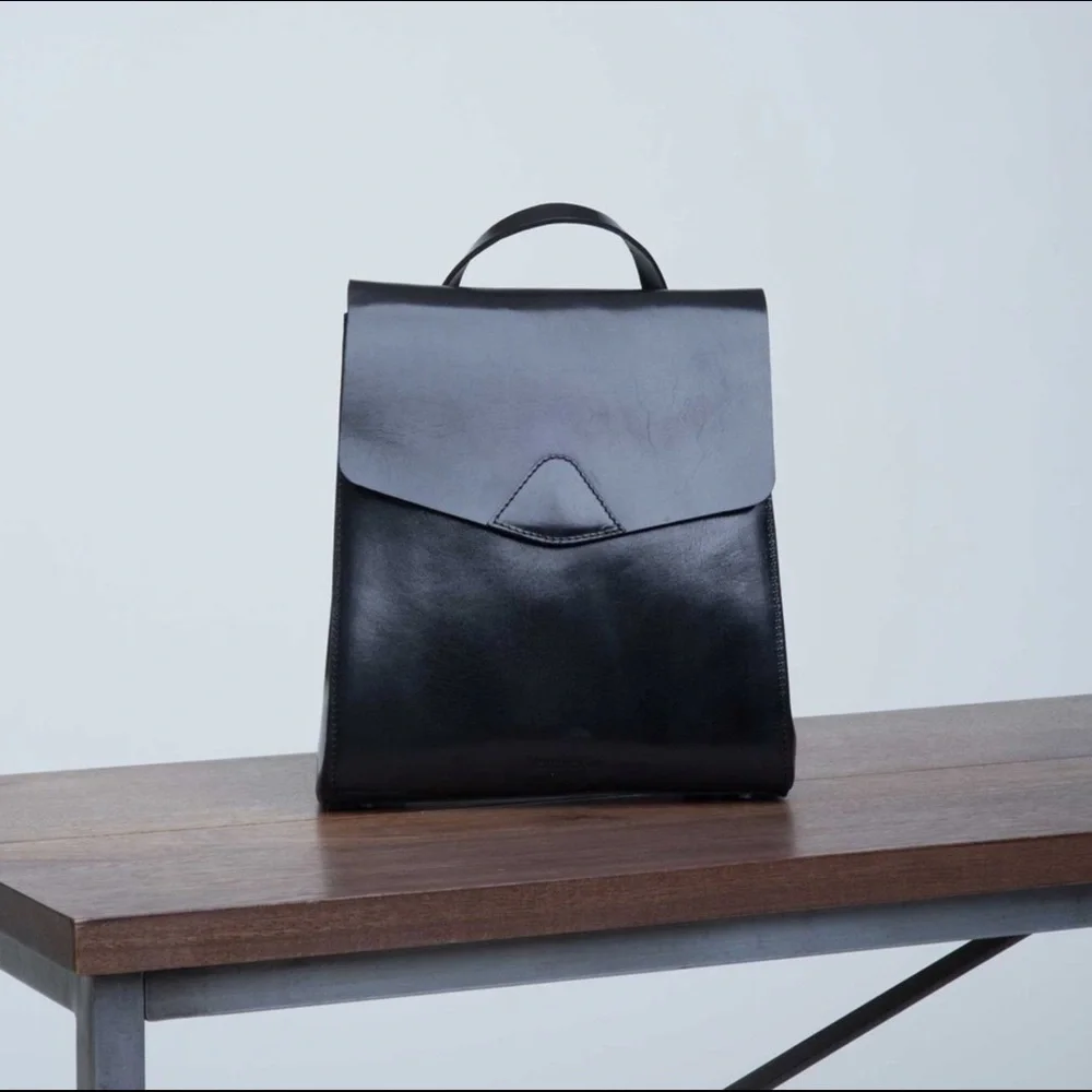 VereVerto Mini Macta Convertible Leather Backpack - Picture 1 of 16